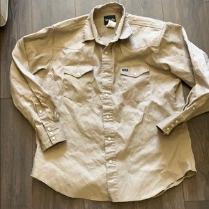Wrangler Button Up Long sleeve shirt Tan XL